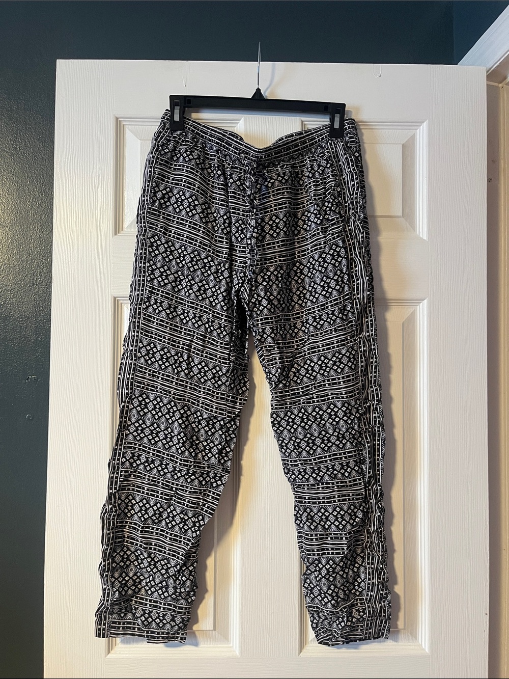 BCBGeneration Black & White Geometric Jogger Pants